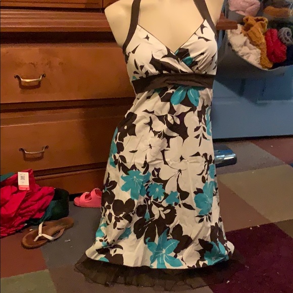 Dress - Picture 2 of 3